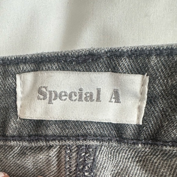 Special A Distressed wide leg gray fray jean size 11 30 - Picture 6 of 7